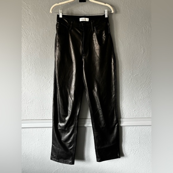 Abercrombie & Fitch Denim - Abercrombie&Fitch 90s Straight Ultra High Rise Curve Love Faux Leather Pants  29
